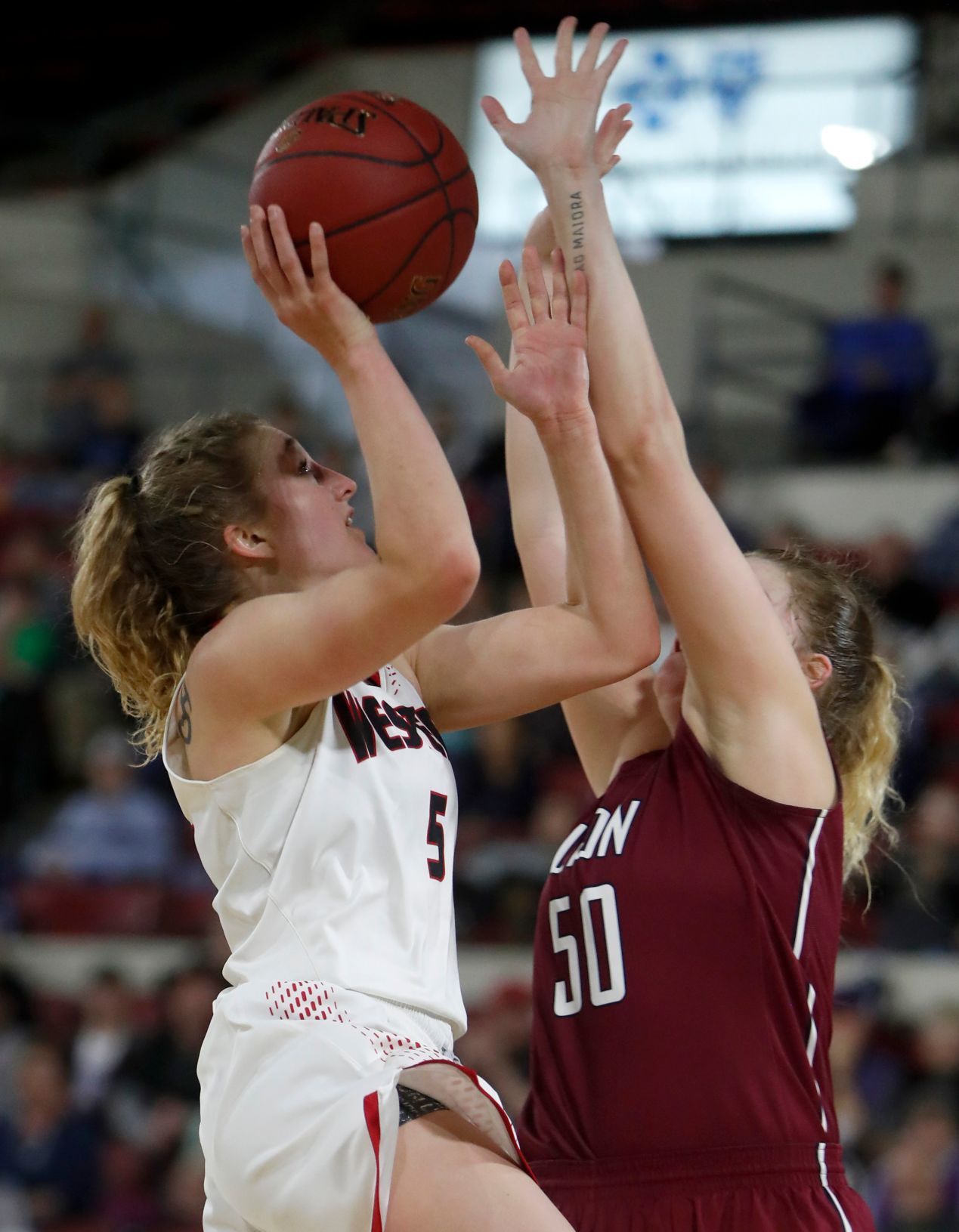 Montana Western beats Lyon